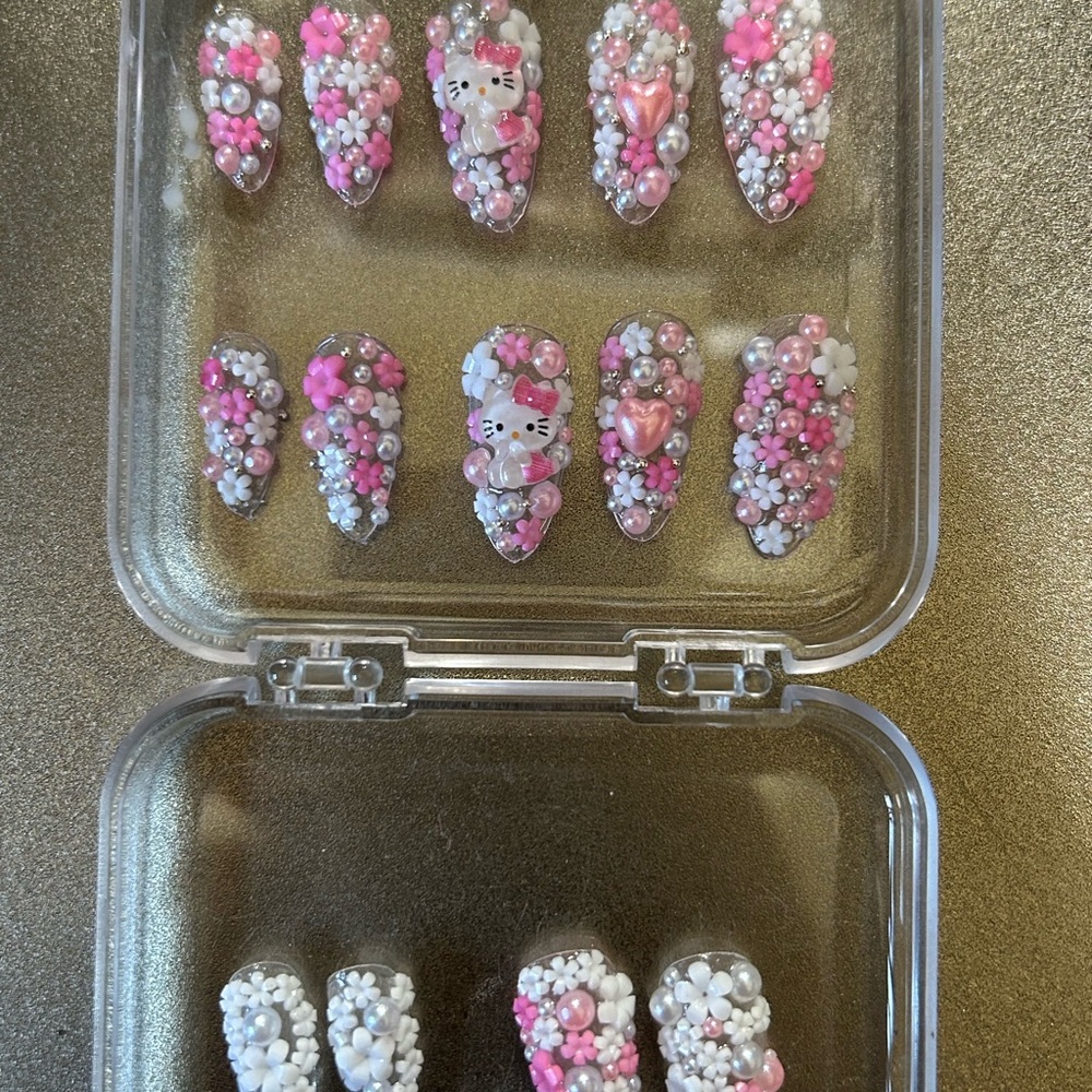 Hello Kitty custom shirt Press on Nails
